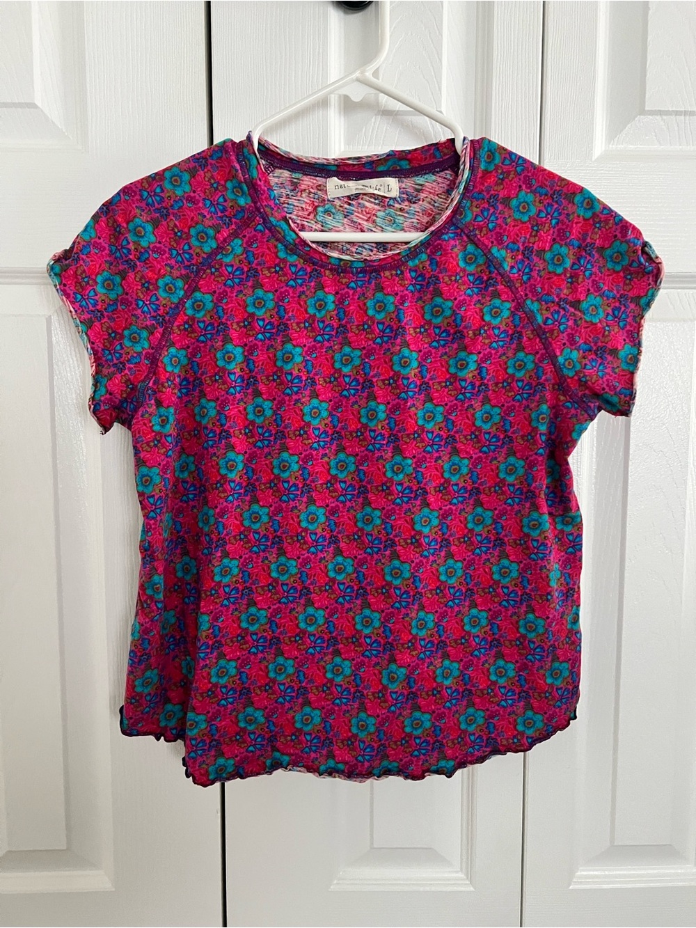 NATURAL LIFE Fuchsia Floral Short Sleeve Tee with Teal Flowers